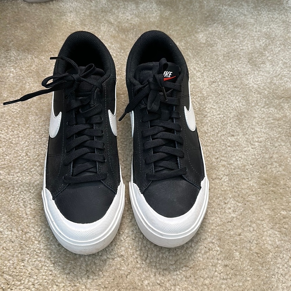 Nike Court Legacy Lift Women’s Shoe